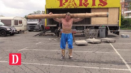 Denis, "l'homme fort" du cirque Medrano