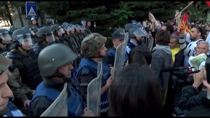 Protestat mbërthejnë Shkupin - Top Channel Albania - News - Lajme