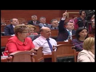 Descargar video: Berisha bën thirrje publike në Kuvend: Të armatoset populli. Tahiri: Prokuroria ta marrë të pandehur