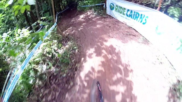 Caméra embarquée avec Loic Bruni sur la coupe du monde de descente à Cairns