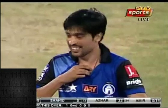 How Muhammad Amir Crushed Pakistani Players in a Domestic Match