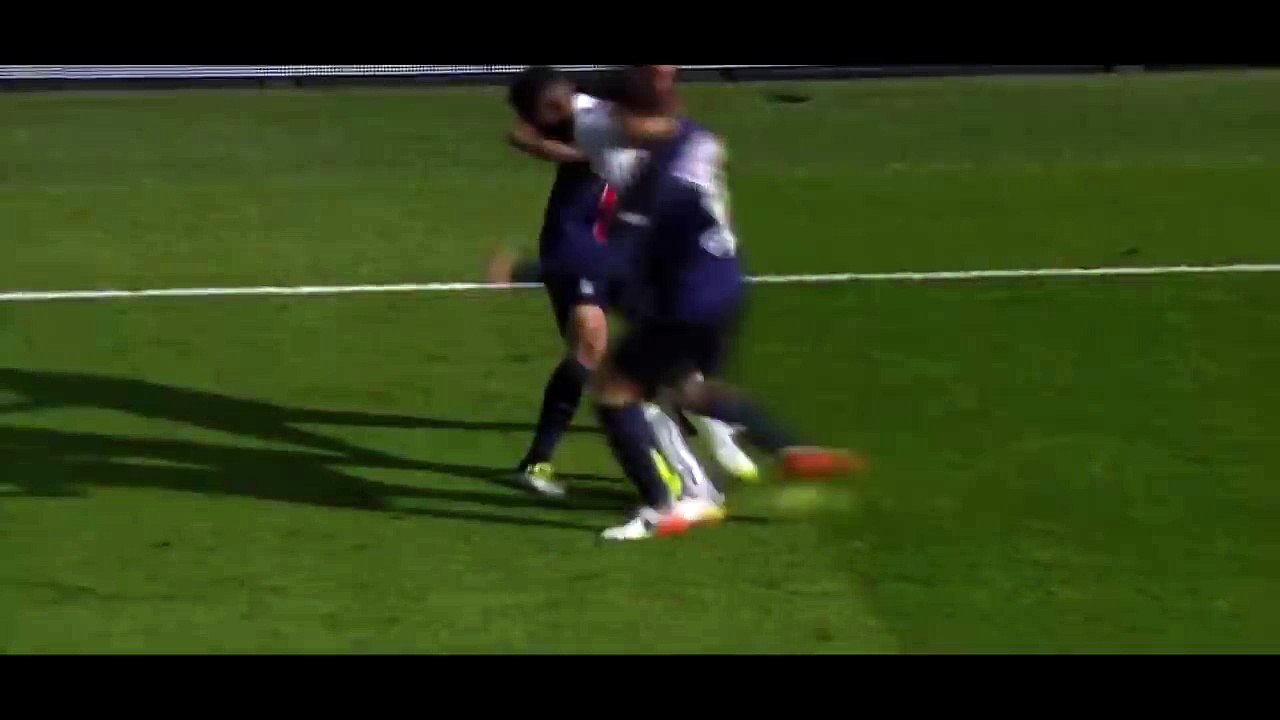 Lucas Moura Nutmeg Skill vs Caen