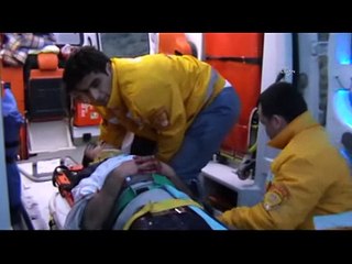 Öğrencileri taşıyan yolcu otobüsü ile kamyon çarpıştı: 20 yaralı