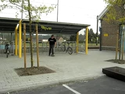 Ollie Manual Shovit Out