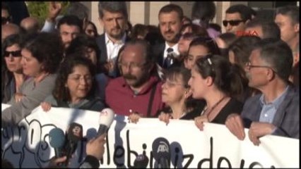 Akademisyenlere Tahliye Kararı Sonrası Adliye Önünde Açıklama