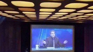 باسم يوسف يتعرض لشتائم بألفاظ خارجة من سيدة مصرية بلندن خلال عرض مسرحى يحرض ضد مصر