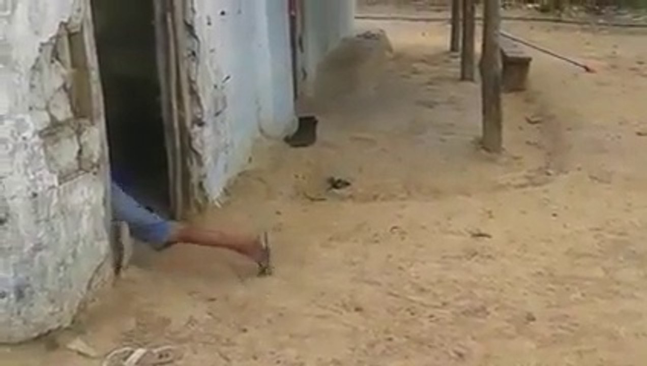 طفل قوي جدا
