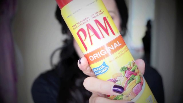 Pas le temps de faire sécher votre vernis? Ce TRUC fixera votre manucure dans l'espace de quelques secondes