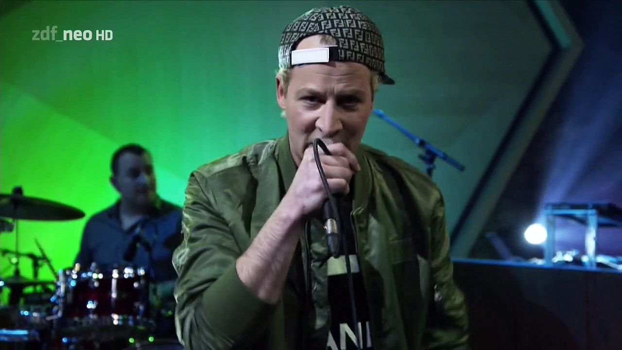 NEO MAGAZIN ROYALE vom 31.03.2016 (ungekürzte Originalfassung) [HD 720p]