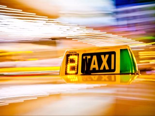 Taxi Madrid - 6 PASAJEROS - 6 PASSENGERS - 6 PASSAGERS