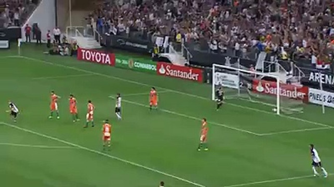 Le magnifique retourné acrobatique de Marlone