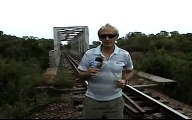 Trem Passa na Ponte de Ferro no Pedroso ,muito Alta e Muita Agua .   32101