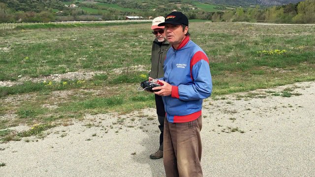 Premier vol du Stampe SV4C d'Alain, construction Dépron, 370 grammes tout mouillé!