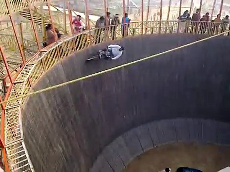 Maut Ka Kuan - The Well of Death-