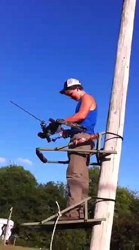 Hunting Tree Stand Epic Fail-Funny & Entertainment Vidoes-Follow Us!!!!!