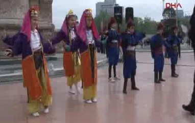 Taksim Meydanı'nda 23 Nisan coşkusu