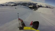 Un skieur dévale une pente de 1200 mètres de piste sans ses skis