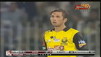 See What Ahmed Shahzad Is Doing To Charge The Crowd In Ground