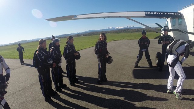 VR4 : 1er jour de stage de l'équipe de France féminine à Pamiers (embarquement)