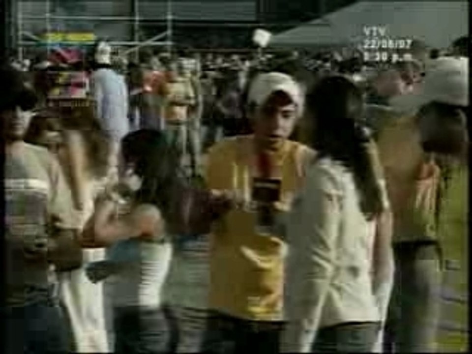 Estudiantes en Estadio de Beisbol de la UCV