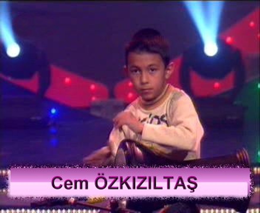Cem ÖZKIZILTAŞ (Darbuka)-Darbuka Gösterisi
