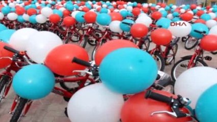 Burdur'da Öğrencilere Bisiklet Dağıtıldı