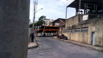 Saída do DD Útil Tigre da garagem, em Belo Horizonte para fazer a rota BH x Rio! (De outro ângulo)