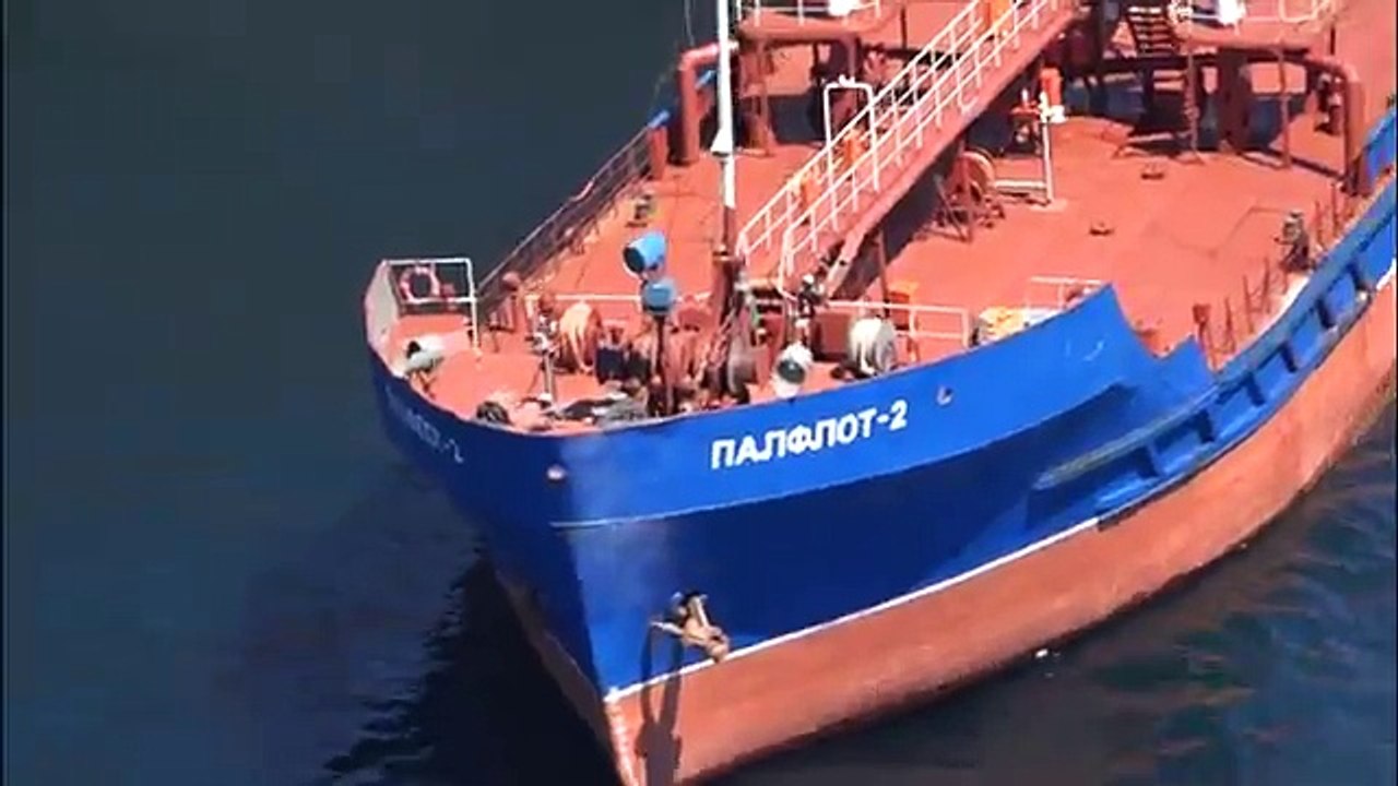 Видео горящего в Каспийском море российского танкера