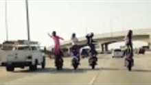 Dancing on a moving motorcycle-Танцы на движущихся мотоциклах