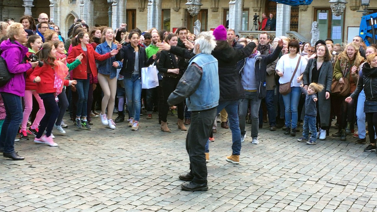 Bruxelles danse sur du Bowie et Stromae sur la Grand-Place un mois après les attentats