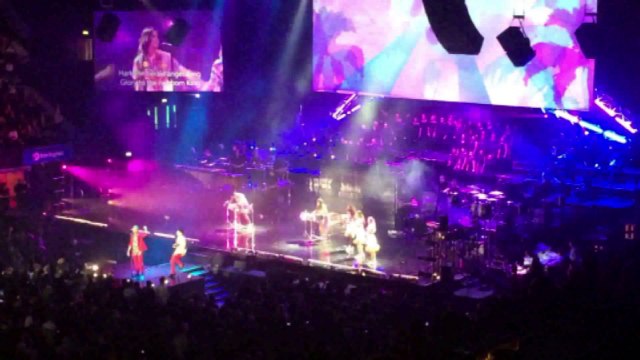 Everyone needs compassion Hillsong church cover HD720 m2 Basscover2 Bob Roha