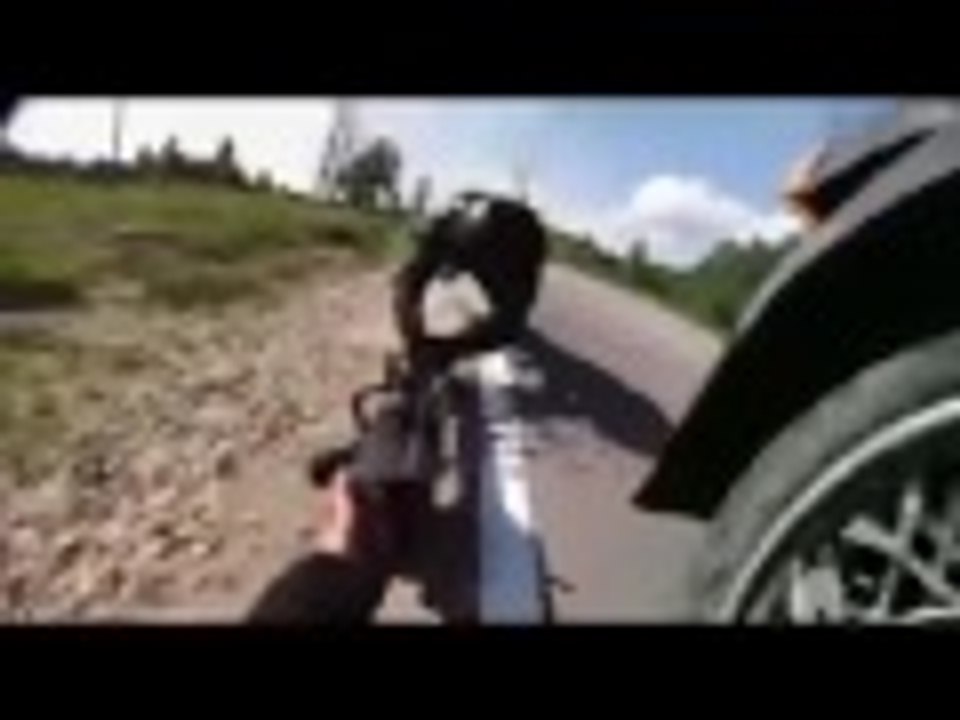 Complete trash: What is it? Movie? or Roller? Motorcycles & Полный треш: Что это вообще? Кино? или Ролик? Мотоциклы.