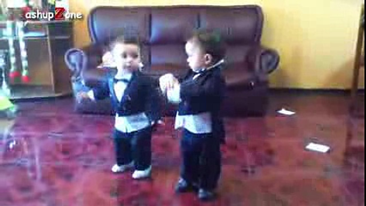 Funny Twin Babies Dancing Compilation 2015