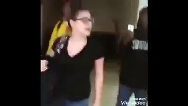 Comment stopper une bagarre de filles