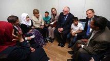 Davutoğlu ve Merkel Nizip Geçici Barınma Merkezi'ni Ziyaret Etti