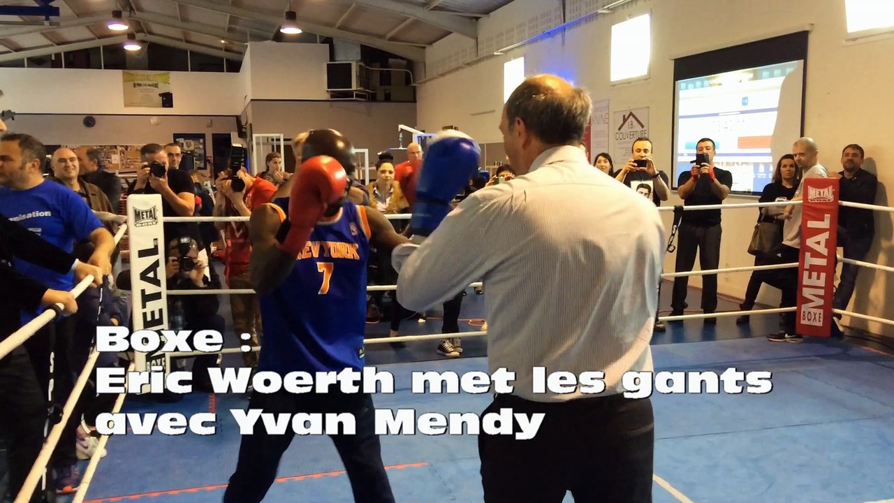 Boxe :  Eric Woerth met les gants  avec Yvan Mendy