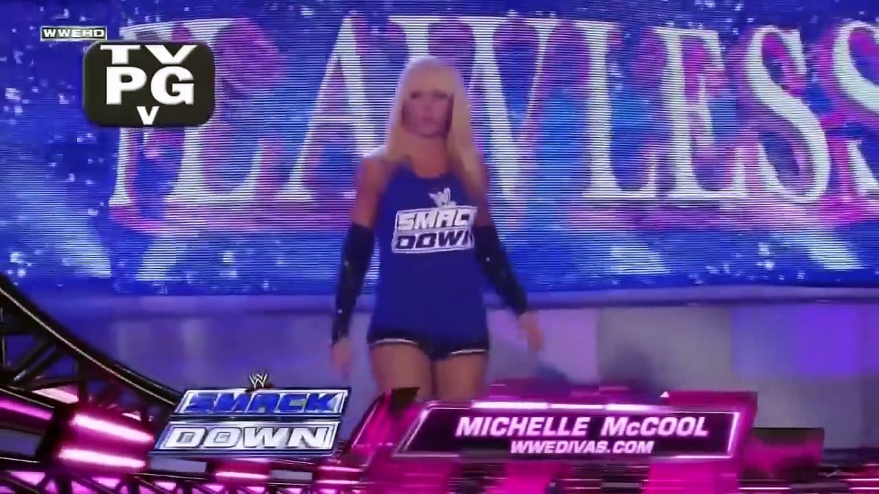 Smackdown Michelle McCool vs Layla 04-29-11