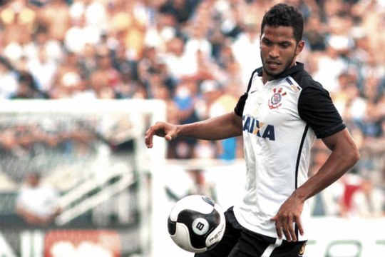 Médico e presidente do Corinthians explicam caso de jogador pego no doping