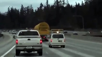 Çift Sürücüsü Olan Tır İnanılmaz!