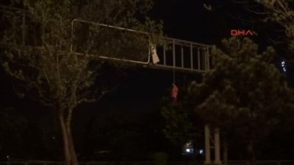 Eskişehir - Boynuna İp Geçirilmiş İnsan Maketini Çevre Yoluna Astılar