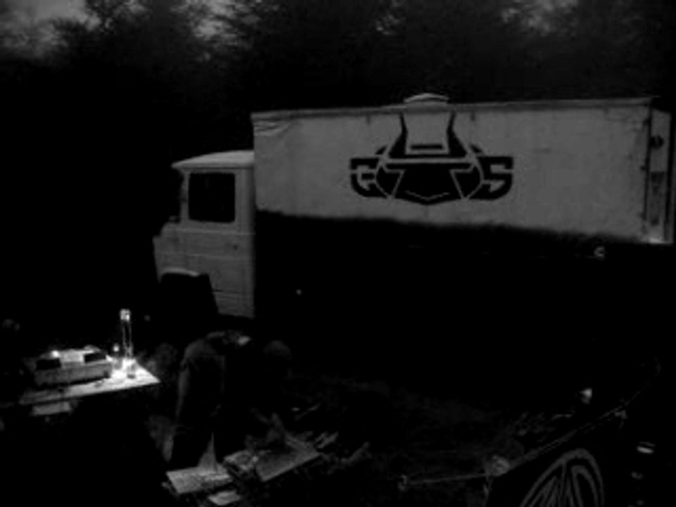 Free party X du Sud. GRILLONS TRIBE.2627 05 06 121