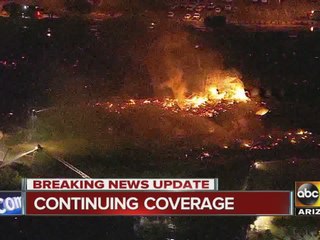 Fire engulfs Gilbert apartment construction site