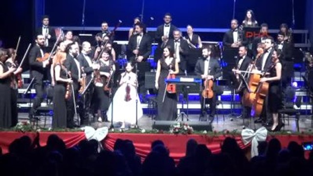 Mersin Çocuk Sanatçılardan Muhteşem 23 Nisan Konseri