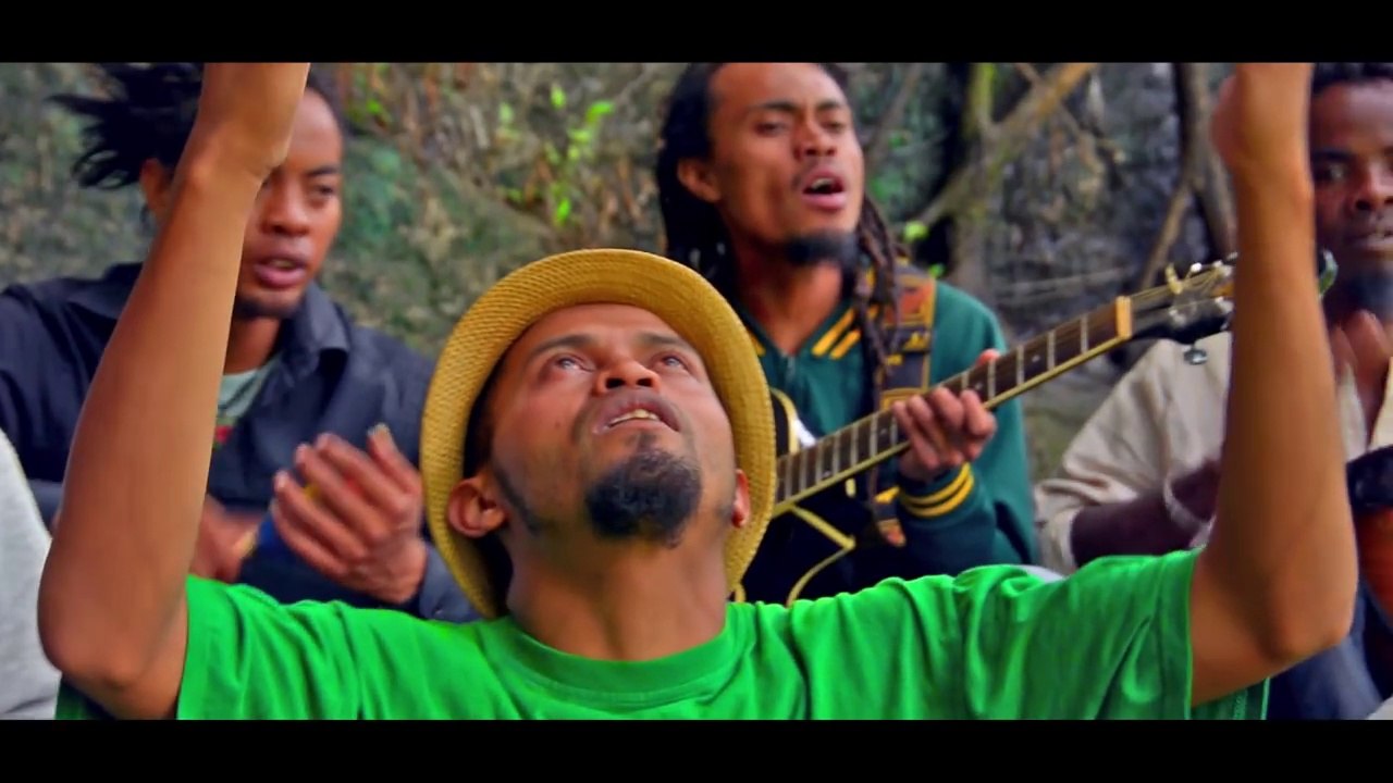 THIERA KOUGAR   -    Iaveh     (gasy HD 2016)