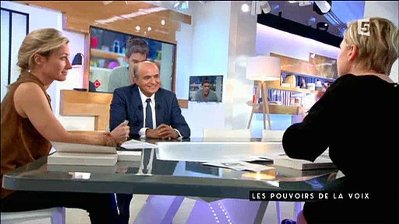 Selon un médecin ORL, la voix de Xavier de Moulins suscite ... l'érotisme!