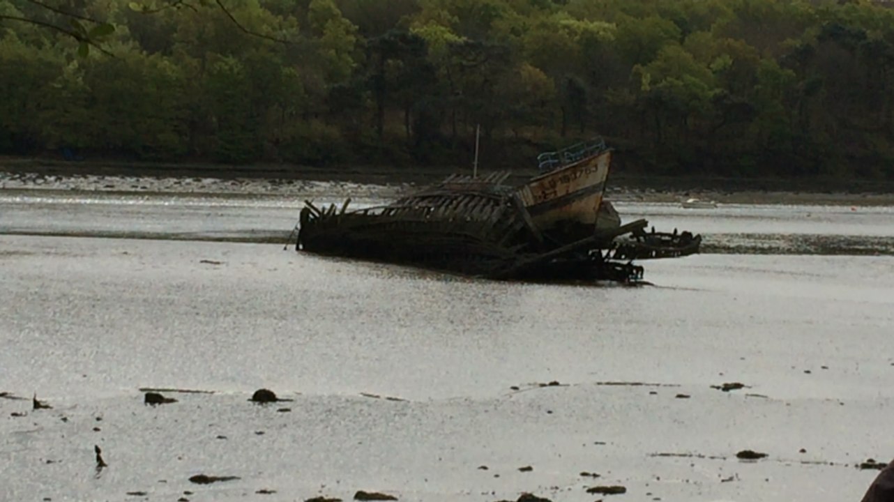 1 500 raveurs au cimetière de bateaux