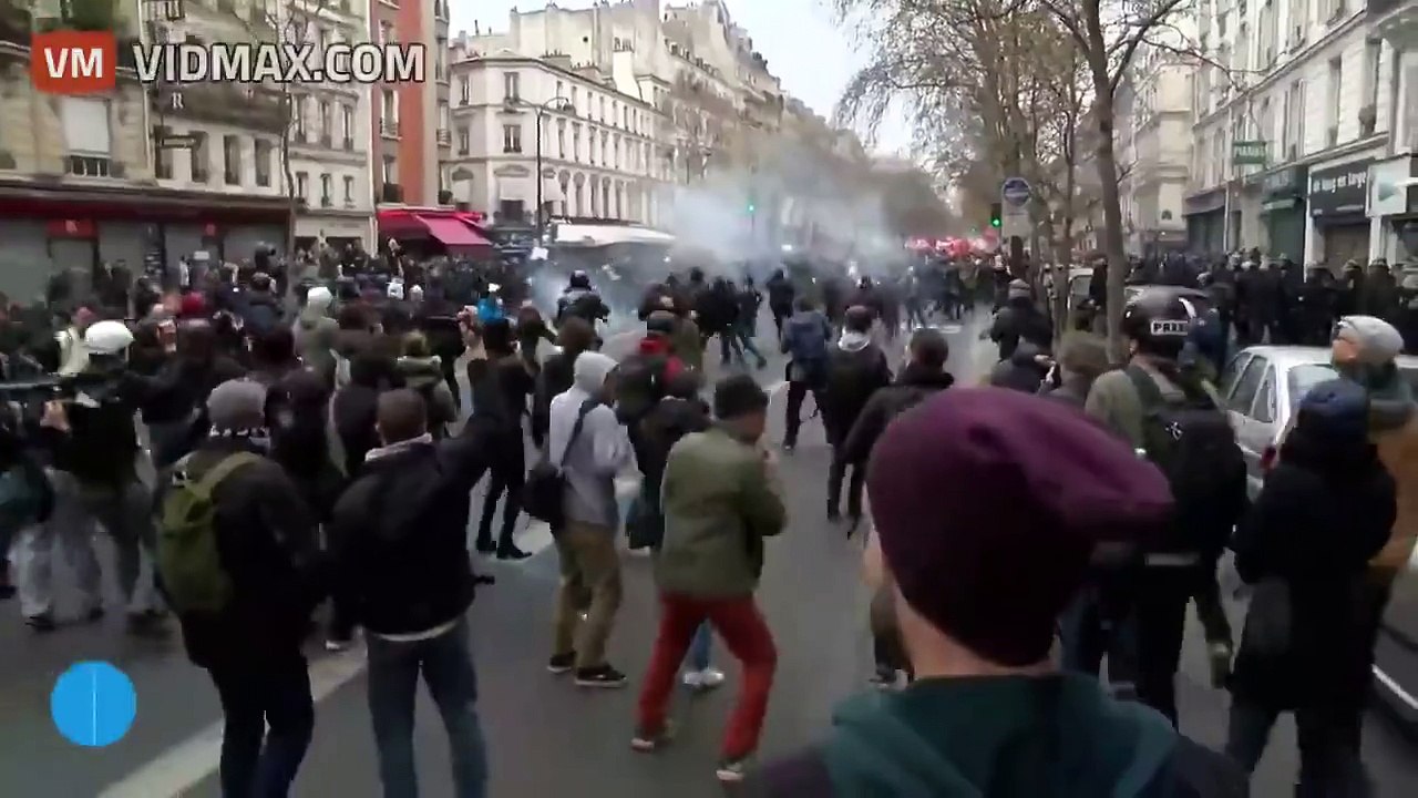 Paris‬ sieht aus wie ein Kriegsgebiet