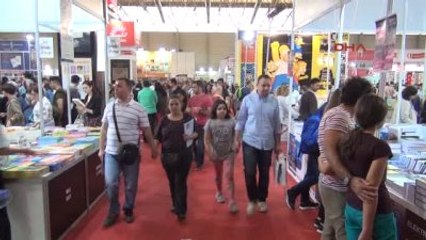 Ümit Zileli, İzmir'de Gözaltına Alınıp Serbest Bırakıldı