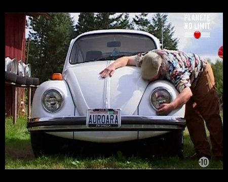 Ces hommes font l'amour à leur voiture !! (mécanophilie) (inédit) (2016)