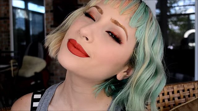 Kat Von D Shade + Light Eye Contour Quad - Rust - Makeup Tutorial